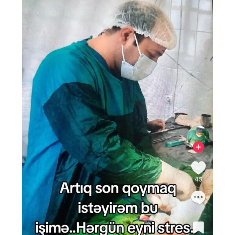 Vəfat edən həkimin paylaşımları diqqət çəkdi - FOTO