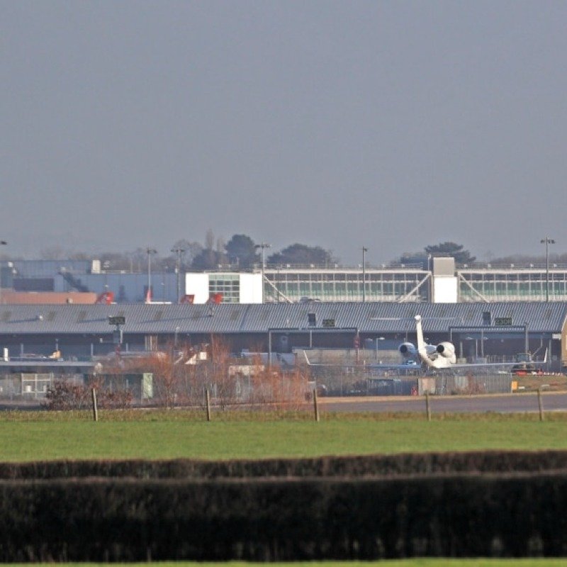 Neft Fondu Britaniyanın hava limanına 50 milyon funt sterlinq yatırıb