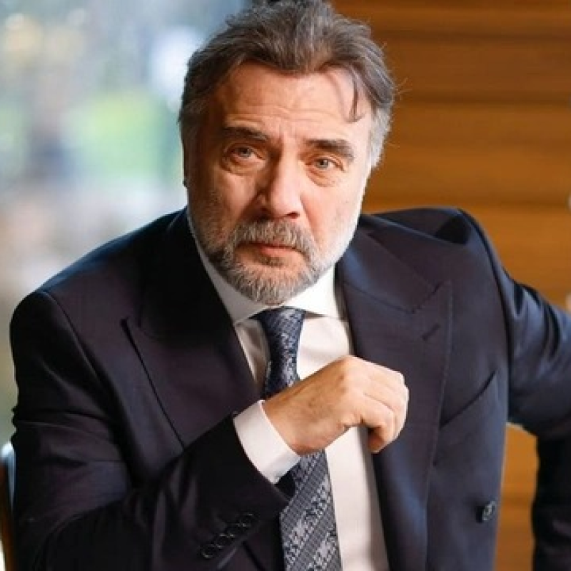 Oktay Kaynarca danışdı: “Alnım açıq, başım dikdir”