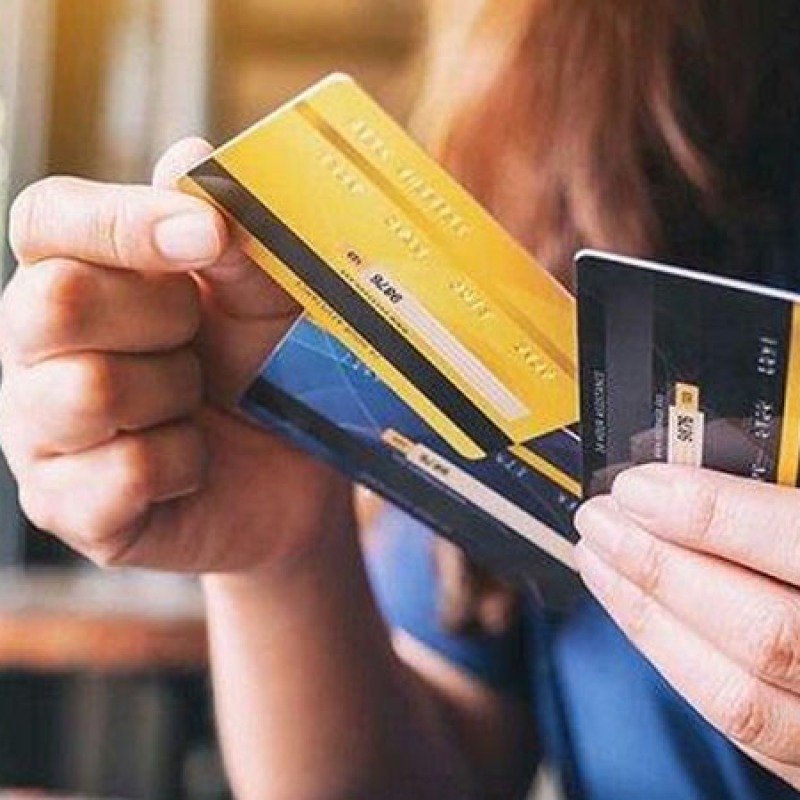 Bankların müştərilərin xəbəri olmadan “qopardığı” xidmət haqları