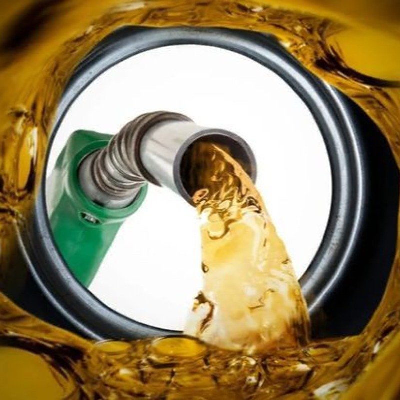 Azərbaycanda tonlarla yanacağı mənimsəyən vəzifəli şəxs HƏBS EDİLDİ