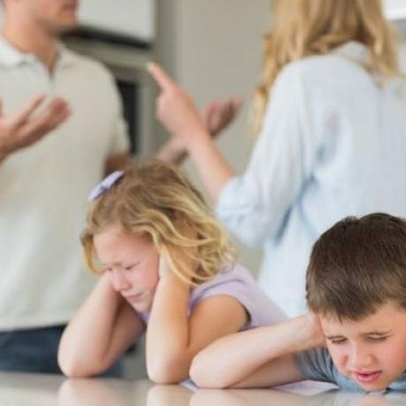 Ölkədə boşanmaların sayı azalıb