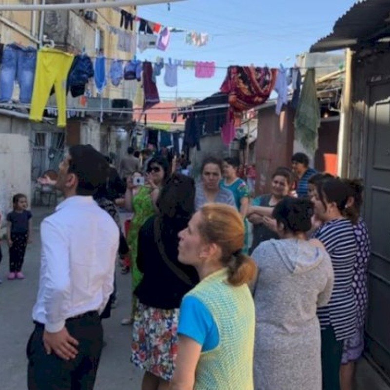 Mənzildən çıxmayan məcburi köçkünlər ev sahibinə “kirayə pulu” ödəyəcək