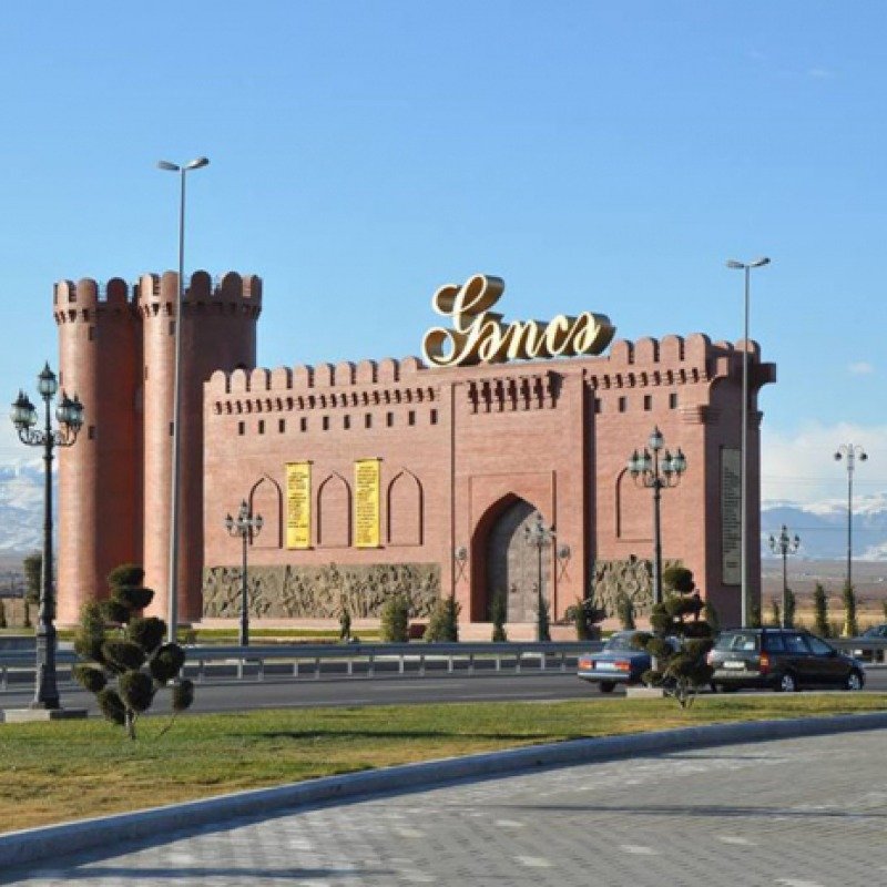 Gəncə mərkəzdən uzaqlaşır | TƏHLİL