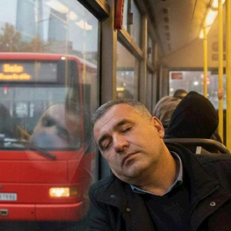İctimai nəqliyyatda yuxuya getmək nə dərəcədə zərərlidir?