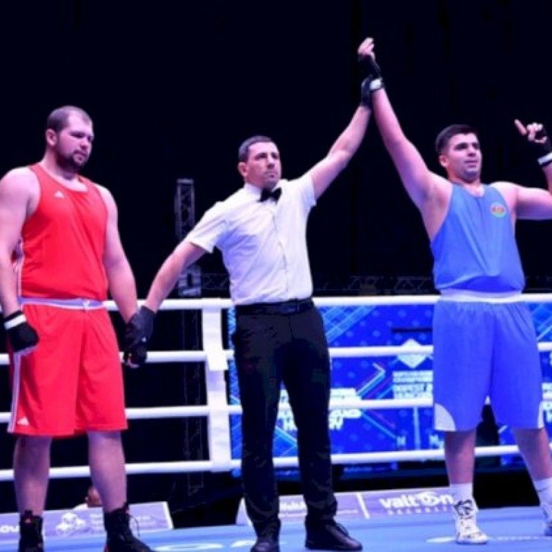 Azərbaycan boksçusu Avropa çempionatında finala yüksəldi