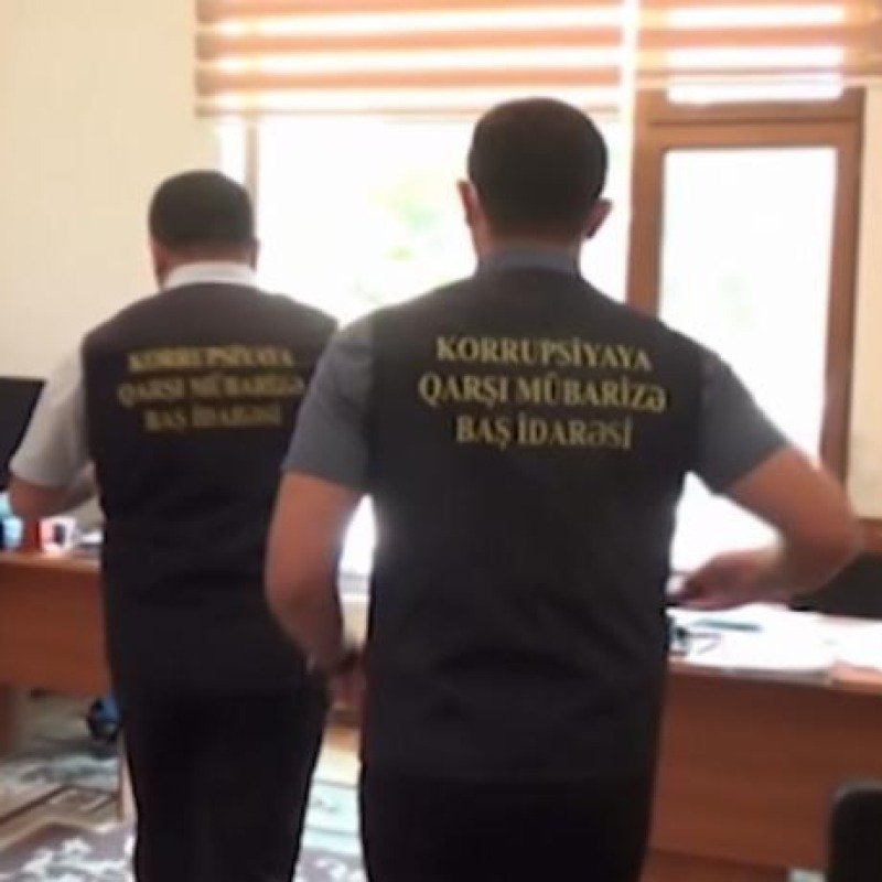 Baş Gömrük İdarəsində əməliyyat − Saxlanılanlar var