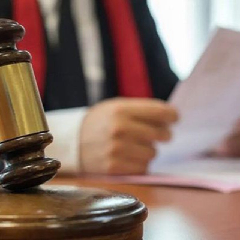 Abşeronda köşkdə aksiz markasız siqaret satan şəxsə hökm oxundu