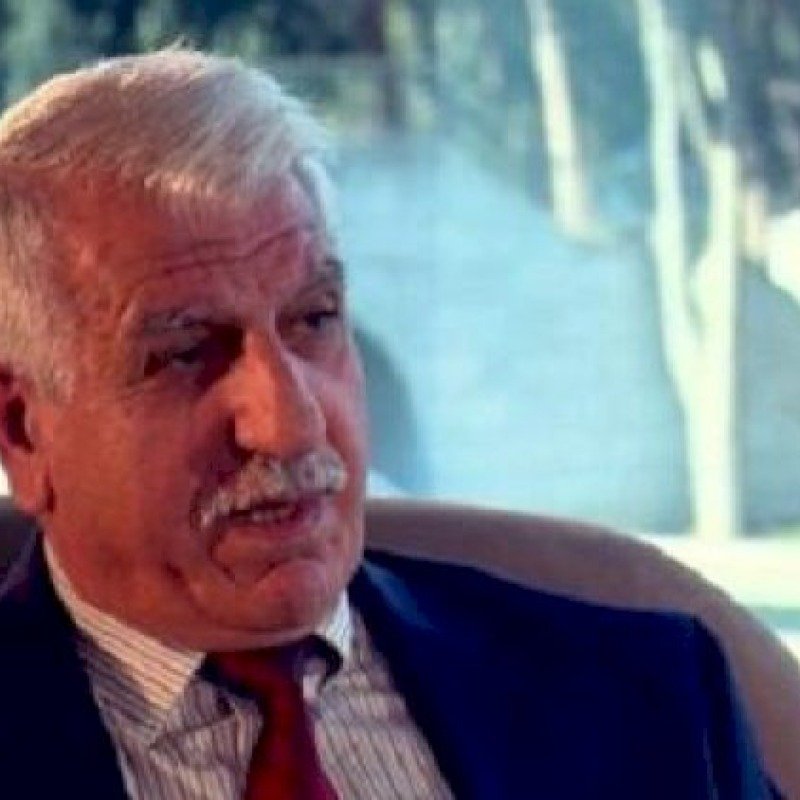 “Moşu” səhnədən getdi