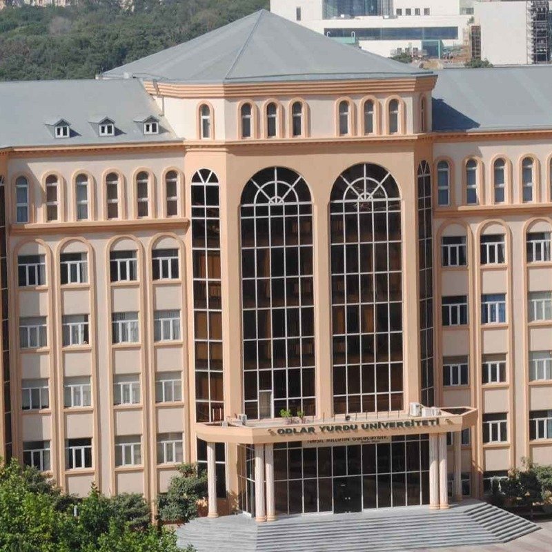 Telefon qadağası, əlavə təhsil haqqı tələbi: “Sanki universitet yox, hərbi rejimdir”- “Odlar Yurdu”nda nə baş verir?