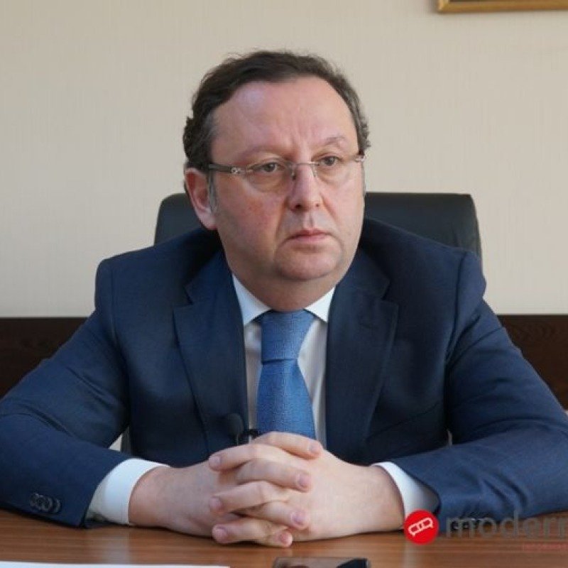 Rektorun deputat oğlu atasının dediklərini izah etdi - "Atam işə çıxır"