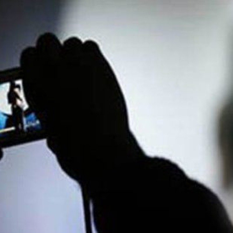 Vəzifəli şəxsləri şantaj edən “reket jurnalist”lə bağlı QƏRAR