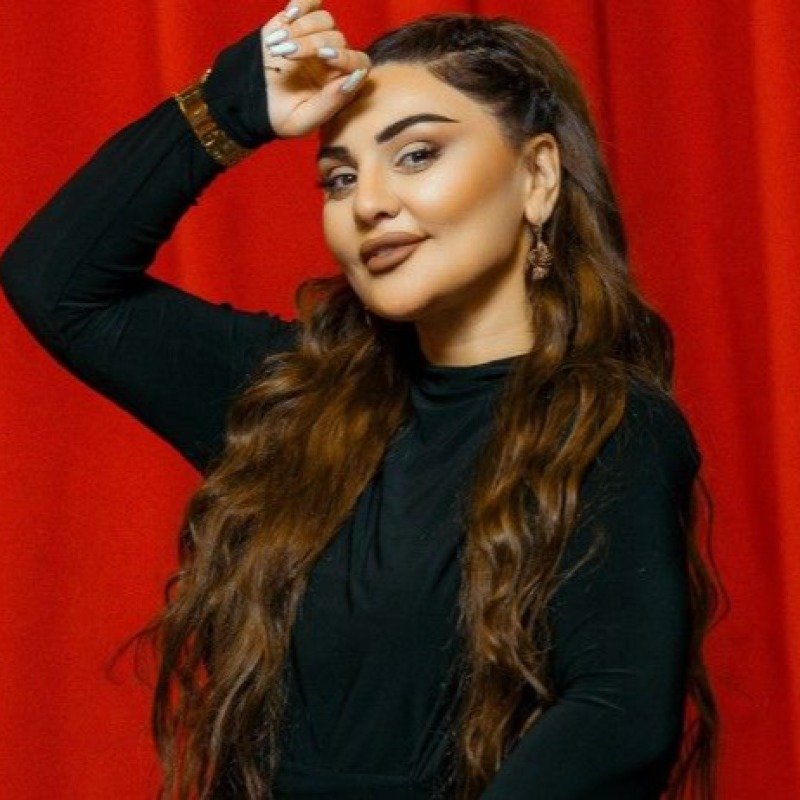 Şəbnəm Tovuzlu 800 min manata villa, 425 minə də "Mercedes Gelandewagen" aldı