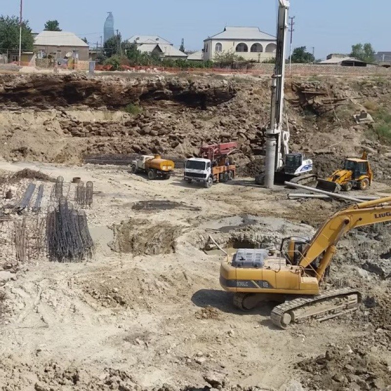 "Ağ şəhər"də adamlardan xəbərsiz evlərini söküblər