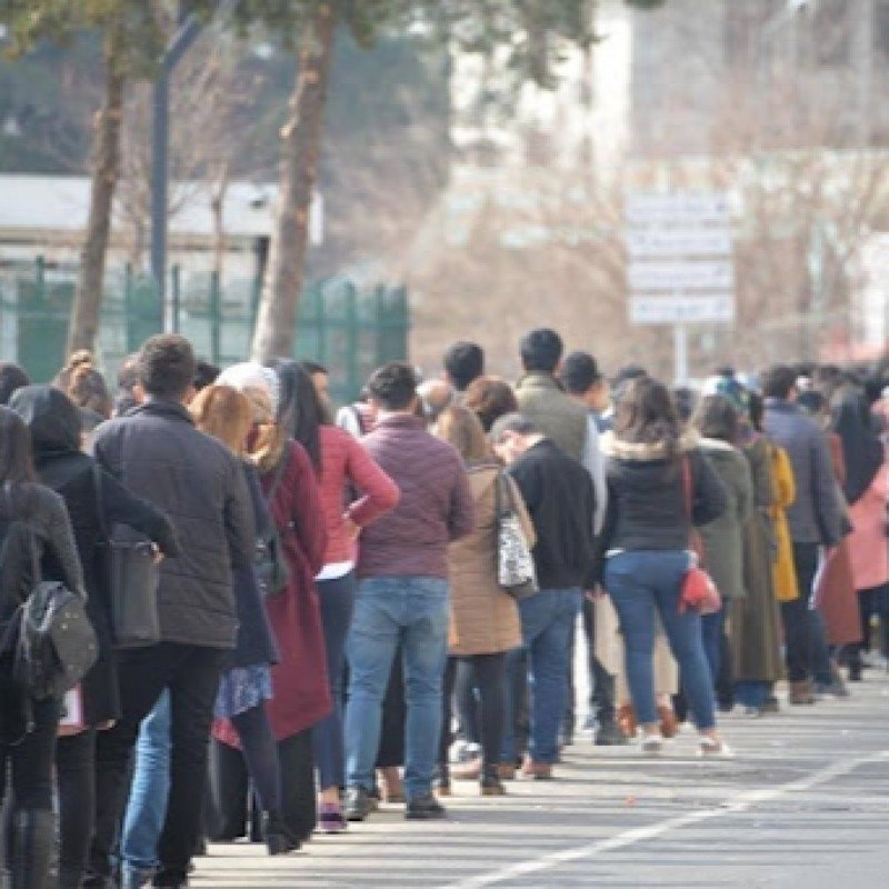 İşsizliklə bağlı diplomlu və diplomsuz vətəndaş eyni dərdi bölüşür