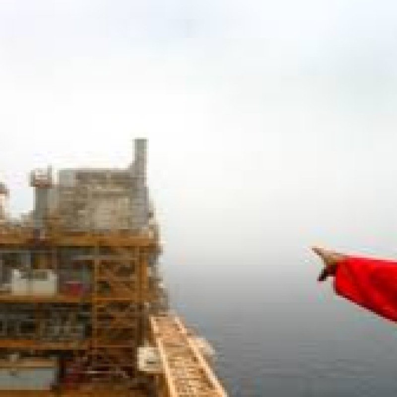 İrana hücum ehtimalı nefti bahalandırır