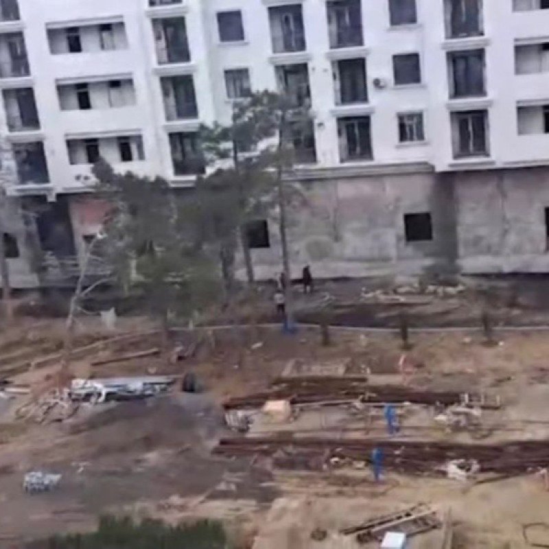 Xətai sakinlərindən narazılıq: Tullantılar yandırılır, tüstü mənzillərə dolur